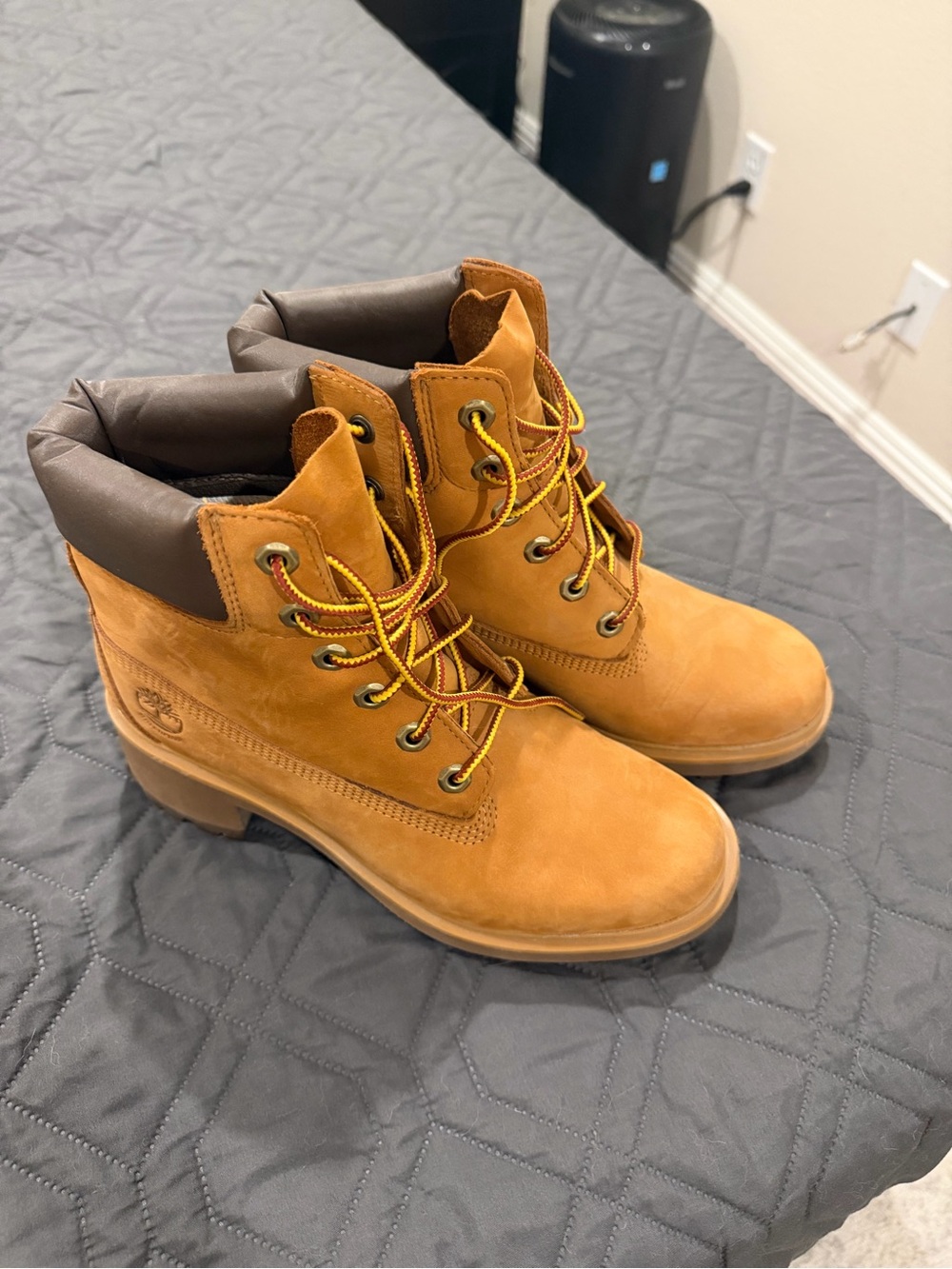 Timberland Kids Wheat Lace-Up Boot with Brown Collar